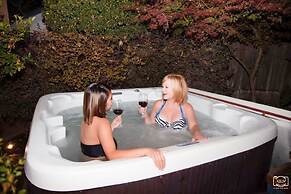 Large Groups-seq Parks Coast Wineries Skiing