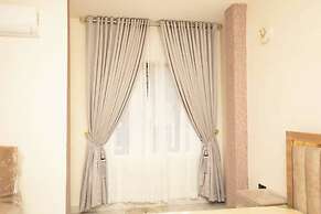 Grand Fweechvilla Hotel and Suites