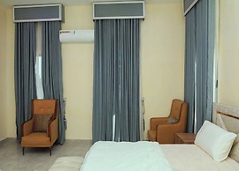 Grand Fweechvilla Hotel and Suites