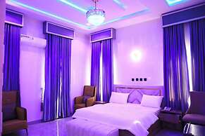 Grand Fweechvilla Hotel and Suites