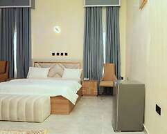 Grand Fweechvilla Hotel and Suites