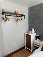 Rooms at the Huntsman Inn