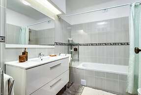 Carvoeiro Pool House by Vacationy