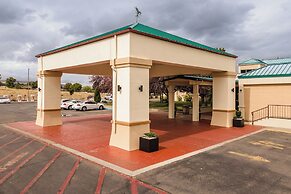 Grand Idaho Inn & Suites