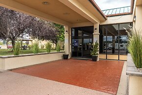 Grand Idaho Inn & Suites