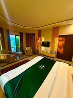 Magnetic North Lodges