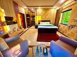 Magnetic North Lodges