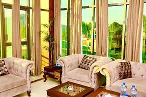 Magnetic North Lodges