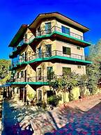 Magnetic North Lodges