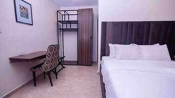 Ibizza Pit Hotel and Suites