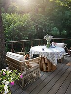 Sunny Wooden House on Creek, 30 Minutes Prague