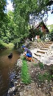 Sunny Wooden House on Creek, 30 Minutes Prague