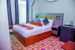 MARONA CITY HOTEL