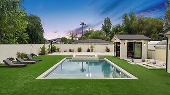 Villa Califa - Resort-style Living w/ Private Pool, Spa & Theater