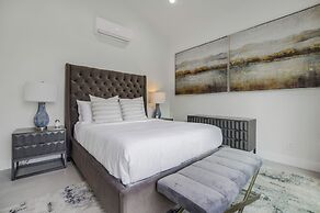 Villa Califa - Resort-style Living w/ Private Pool, Spa & Theater