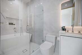 Villa Califa - Resort-style Living w/ Private Pool, Spa & Theater