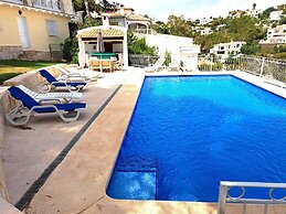 Maria 10 in J vea With 5 Bedrooms and 3 Bathrooms