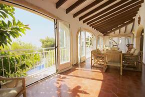 Maria 10 in J vea With 5 Bedrooms and 3 Bathrooms