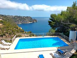 Maria 10 in J vea With 5 Bedrooms and 3 Bathrooms