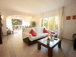 Villa- Amaya in Panorama