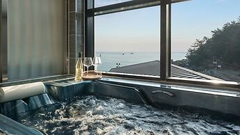 Capella Oceanview Spa Resort Goseong
