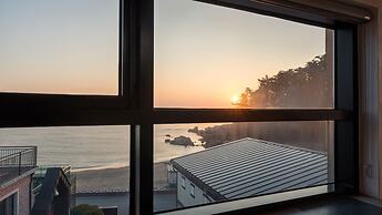 Capella Oceanview Spa Resort Goseong