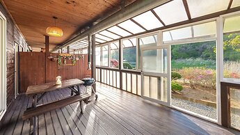 Gapeong Eoneunal Spa Pet Pension