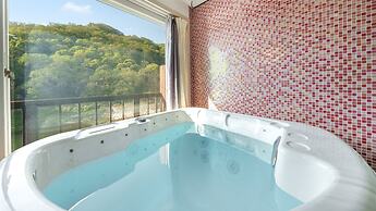 Gapeong Eoneunal Spa Pet Pension