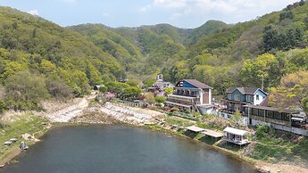 Gapeong Eoneunal Spa Pet Pension