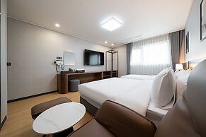 Gunsan Hound Hotel