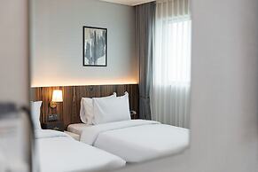 Gunsan Hound Hotel