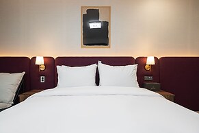 Gunsan Hound Hotel