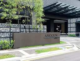 Comfy Studio Anggun KLCC 2PAX Netflix