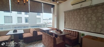 Hotel Taj Royal