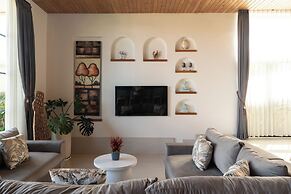 Ben's Villa 1 by Alfred in Bali