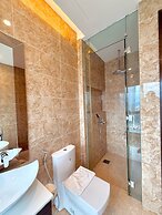 Dorsett Residence by crystal