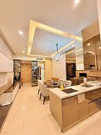 Dorsett Residence by crystal