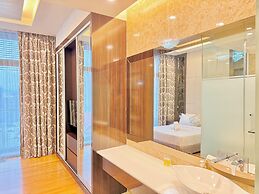 Dorsett Residence by crystal