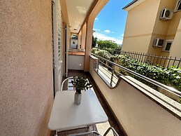 Apartment Velvet Vista 1