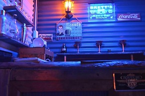 Great Couple and Family Country Cabin