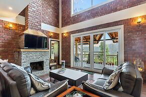 Himvan by Akama Stays