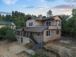 Himvan by Akama Stays