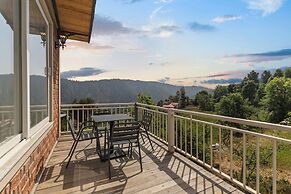 Himvan by Akama Stays