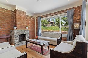 Himvan by Akama Stays