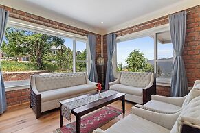 Himvan by Akama Stays