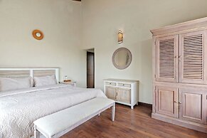 Himvan by Akama Stays