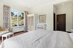 Himvan by Akama Stays