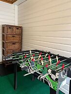 City Centre Treehouse With Backyard