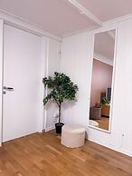 City Centre Treehouse With Backyard