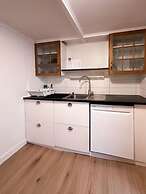 City Centre Treehouse With Backyard